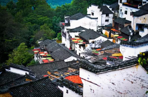 9月去正好！適合小住幾日的8座絕美古鎮，人少景美，清幽安逸