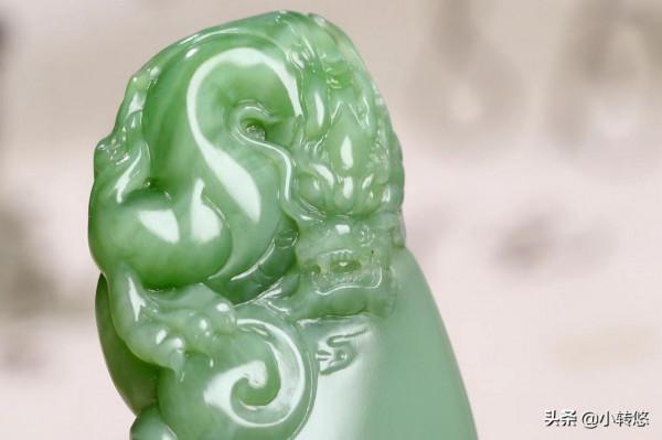 龍是九五之尊，四靈之首，更是天子的代表，象徵著權勢、尊貴