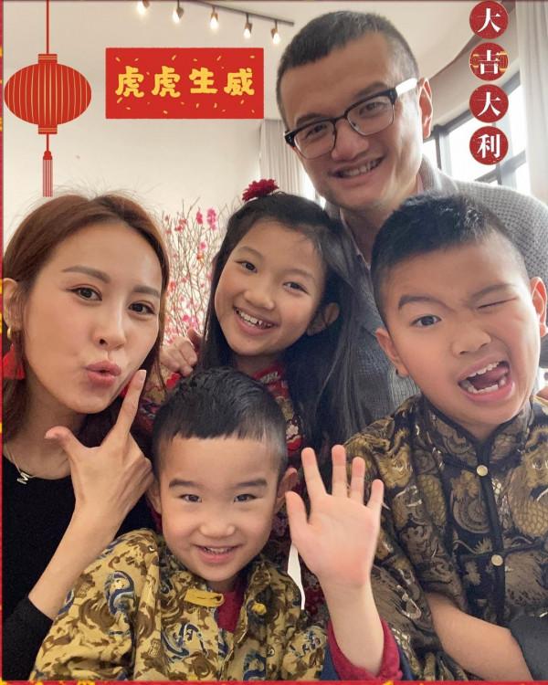 眾星親子拜年圖