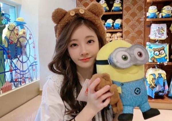 被時代拋棄的“直播一姐”馮提莫，她做錯了什麼？走向涼涼