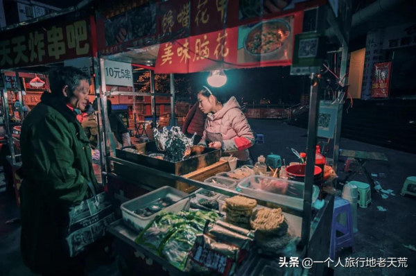 苦等5年終通高鐵！這座比成都還巴適的酒城，為了吃也要去一趟