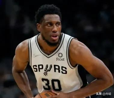 NBA早報：湖人連籤兩個瓊斯，戰力榜勇士第二，奧尼爾再談科比