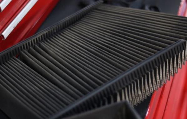 老車翻新:修復2005年凌志LS430,V8自吸大排量,一代神話再復活 老車翻新:修復2005年凌志LS430,V8自吸大排量,一代神話再復活