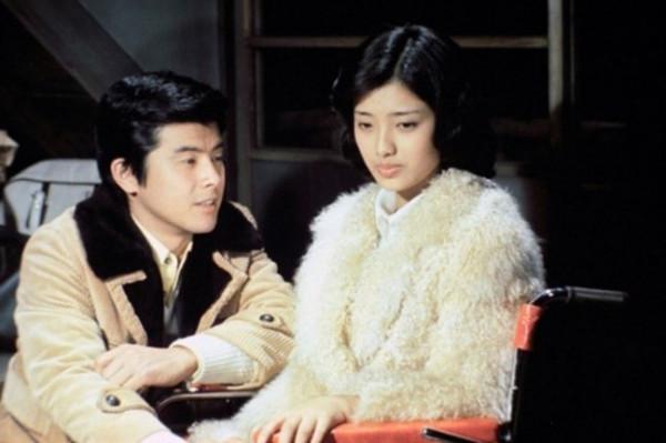 山口百惠:21歲嫁三浦友和,4年後生下兒子,穿著樸素笑容卻更美 山口百惠:21歲嫁三浦友和,4年後生下兒子,穿著樸素笑容卻更美