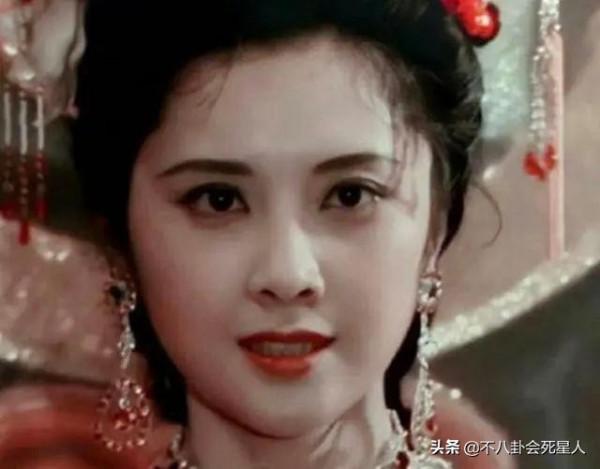 年輕貌美如花，老了狀態各異，這10位女星告訴你：歲月也會敗美人