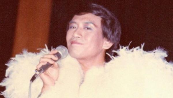 2002年羅文去世,劉鑾雄現身葬禮討債100萬,而張國榮卻為何缺席 2002年羅文去世,劉鑾雄現身葬禮討債100萬,而張國榮卻為何缺席