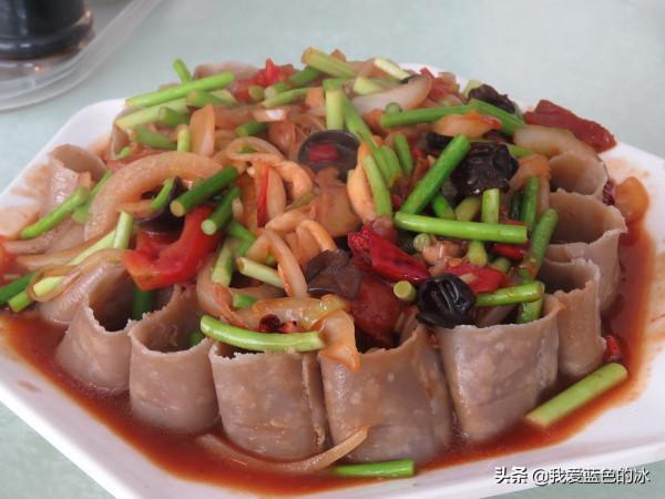 到平遙住下來，第一件事是趕緊吃午飯