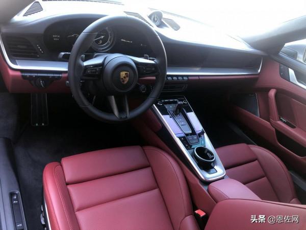 270多萬買了臺頂配911，2022款Turbo S，2秒7破百，不輸千萬級超跑