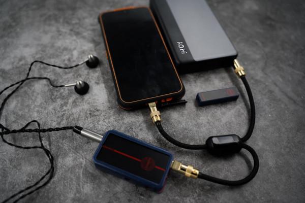 聊聊最近聽過的很玄學的東西:Y型HiFi獨立供電資料線 聊聊最近聽過的很玄學的東西:Y型HiFi獨立供電資料線