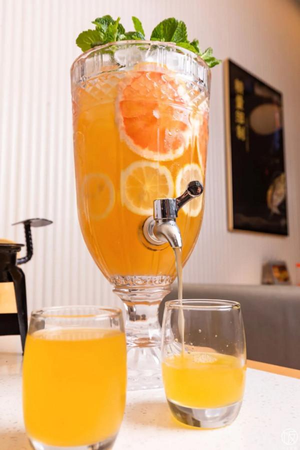 探魚新爆款「冬陰功烤魚」來了，一整個泰爽辣