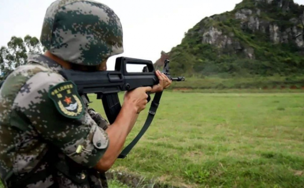 三八大蓋能打千米，現代步槍只能打400米，要距離還是精準？