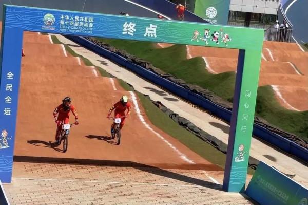 首金！小輪車女子競速賽，甘肅選手包攬冠亞軍