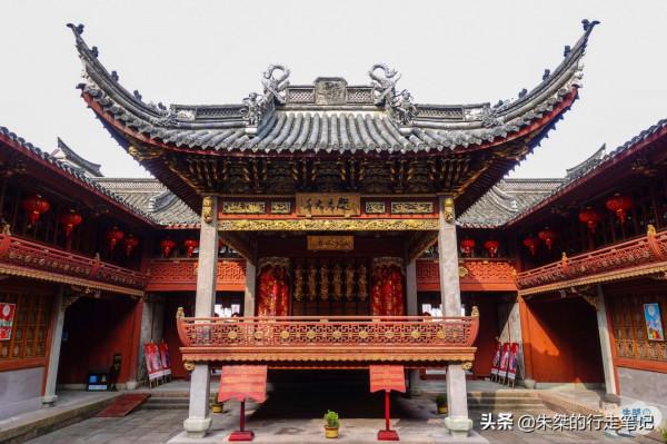 寧波最藝術的博物館 建築上朱金木雕多達千件 是我國八大天后宮之一 寧波最藝術的博物館 建築上朱金木雕多達千件 是我國八大天后宮之一