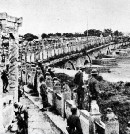 她是第一任衛生部長,丈夫馮玉祥,女兒馮理達參與非典救治工作 她是第一任衛生部長,丈夫馮玉祥,女兒馮理達參與非典救治工作