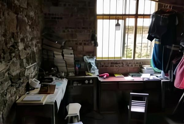 母親離家出走，寒門父親靠低保維持生活，供兒子考上北大