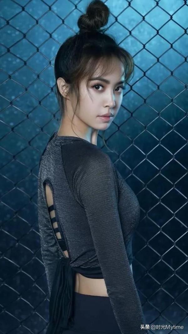 明星桌布：“過氣歌手”蔡依林