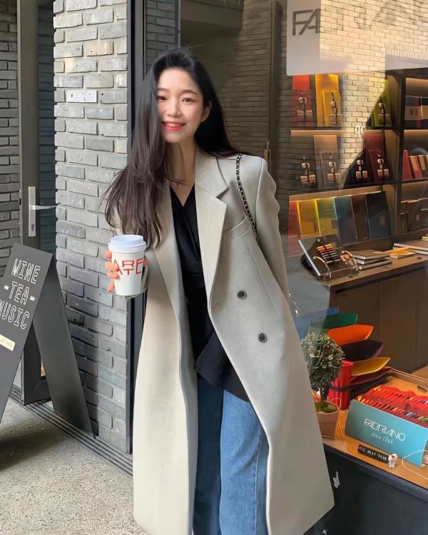 早春的第一件薄外套！小個子照著這樣穿，顯高又氣質