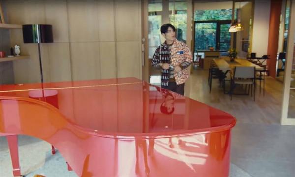 蔡少芬一家住80平公寓，熊黛林家玩具沒地放，她47歲跟母親擠破屋