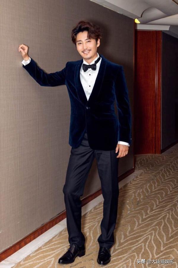 穿西裝好看的中年男星,只服這10位,大叔們帥起來真沒小鮮肉啥事 穿西裝好看的中年男星,只服這10位,大叔們帥起來真沒小鮮肉啥事