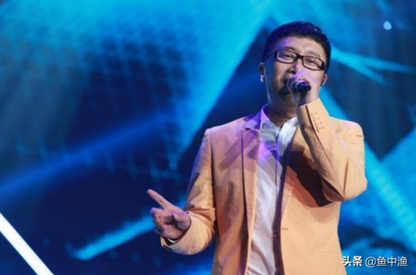 靠《兩隻蝴蝶》狂賺2億,敢跟劉德華拼人氣,龐龍終究毀於口水歌 靠《兩隻蝴蝶》狂賺2億,敢跟劉德華拼人氣,龐龍終究毀於口水歌