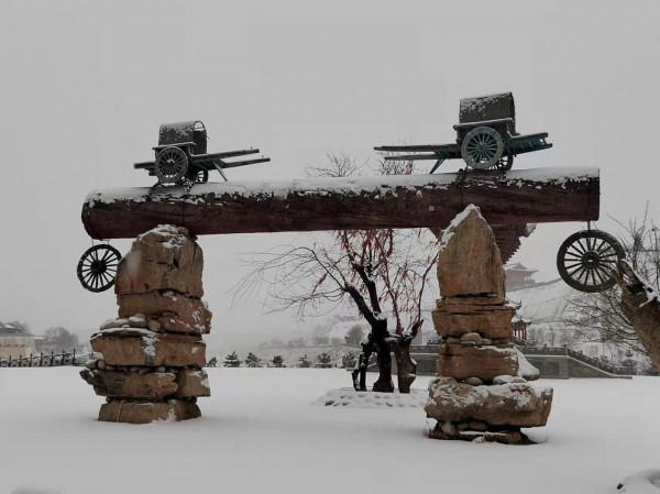 虎躍鬧新春 瑞雪兆古城 虎躍鬧新春 瑞雪兆古城