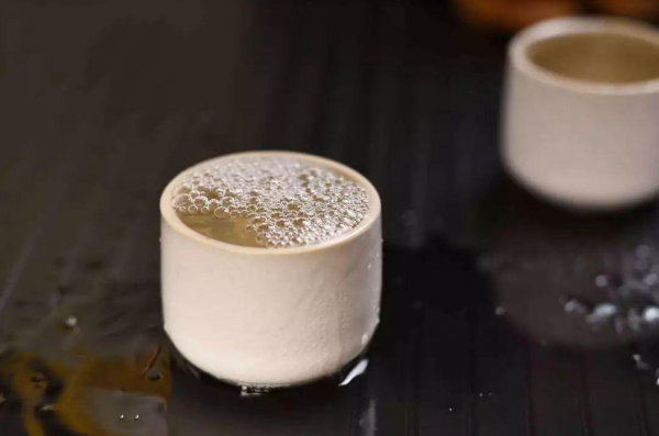 我國2款“簡裝白酒”,雖上不得檯面,但都是適合自飲的純糧好酒 我國2款“簡裝白酒”,雖上不得檯面,但都是適合自飲的純糧好酒