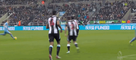 英超-曼城4-0豪取八連勝領跑 坎塞洛傳射斯特林破門 紐卡深陷降級區