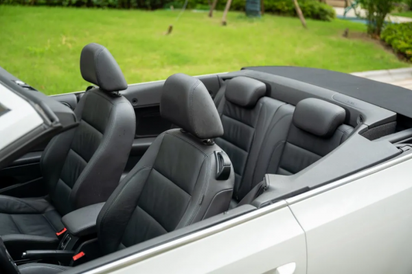 二手敞篷高爾夫:秋高氣爽需好車相伴,十二萬出頭的個性之選 二手敞篷高爾夫:秋高氣爽需好車相伴,十二萬出頭的個性之選