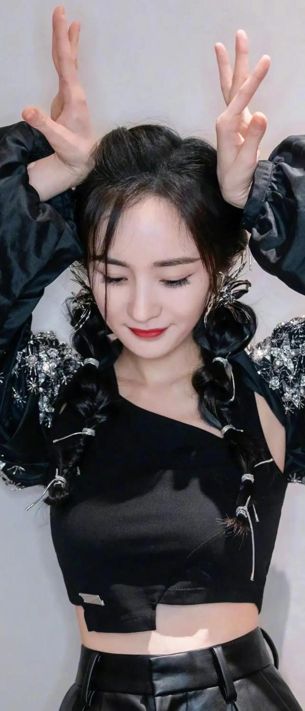 楊冪，最新桌布來嘍