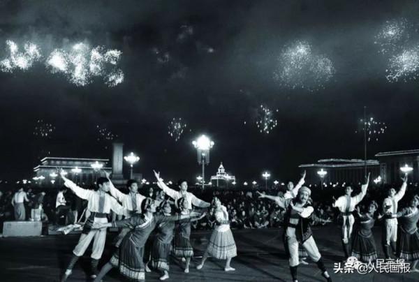 從老照片中，重溫那些年我們的國慶記憶