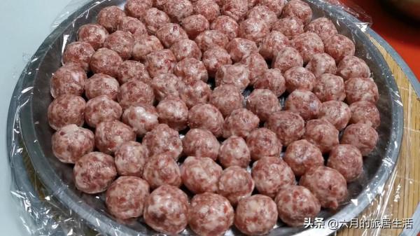 八塊錢一斤買一大盆豬肉做丸子太香啦