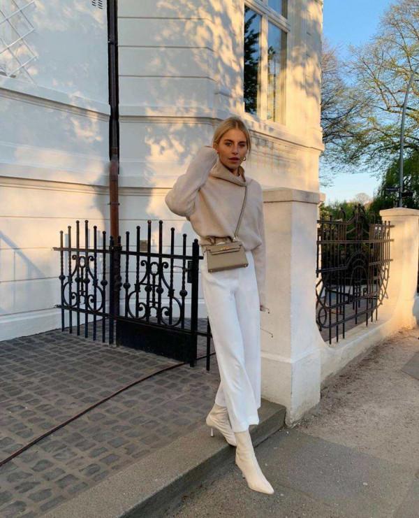 不要再買小黑褲了,今年流行小白褲,搭什麼都好看,真香 不要再買小黑褲了,今年流行小白褲,搭什麼都好看,真香