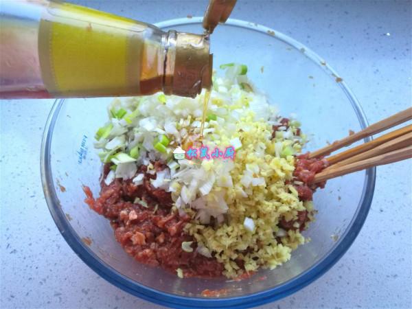 40年老回民餃子館的牛羊肉調餡方法,全在這一碗香料汁,賊香 40年老回民餃子館的牛羊肉調餡方法,全在這一碗香料汁,賊香