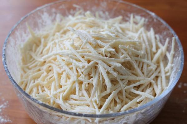 伏天,我家最愛的土豆吃法,炒一大鍋,蔬菜主食都有,好吃又省事 伏天,我家最愛的土豆吃法,炒一大鍋,蔬菜主食都有,好吃又省事