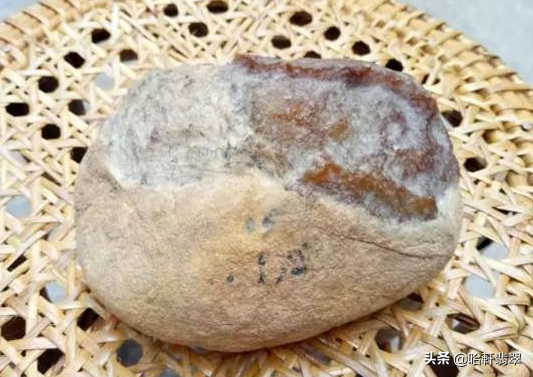 玉雕師的心中最愛——大馬坎翡翠原石,為巧雕首選 玉雕師的心中最愛——大馬坎翡翠原石,為巧雕首選