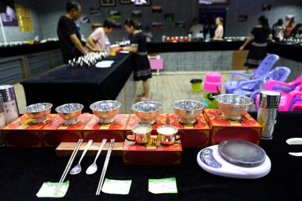 一個梳子花1500，盤點頭腦發熱時景區買的旅遊紀念品，你衝動過嗎