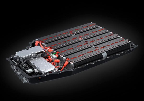 從1080kg到1280kg！這些號稱省油的新車怎麼越來越胖！？