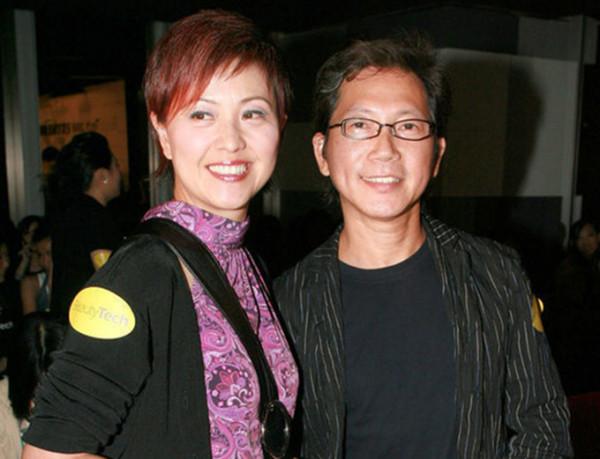 廖啟智去世6個月!妻子與一眾TVB花旦過中秋,走出陰霾展露笑顏 廖啟智去世6個月!妻子與一眾TVB花旦過中秋,走出陰霾展露笑顏