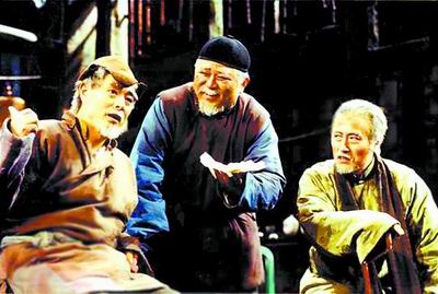 讀老舍的《茶館》，看到了他們在亂世中的無奈人生