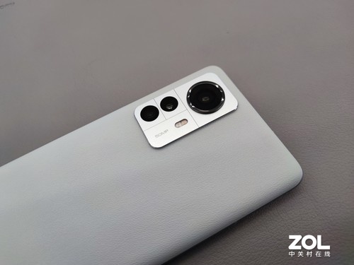 連夜蹲點小米之家，只為拍到小米12上手圖賞