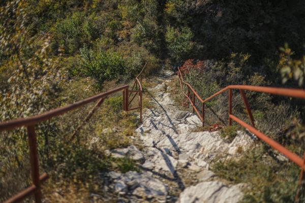 北京徒步登山:人少且免費的爬山步道,房山石花洞鳥語林風景區 北京徒步登山:人少且免費的爬山步道,房山石花洞鳥語林風景區