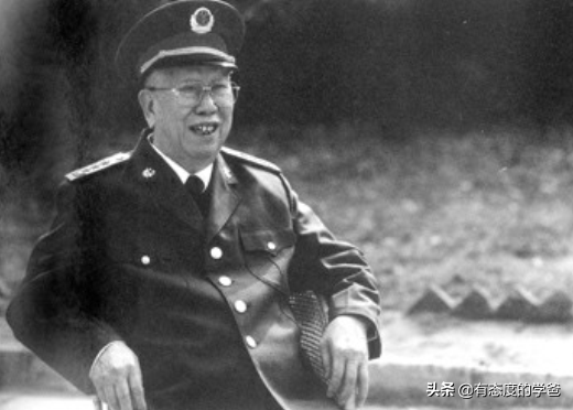 擔任過三個大軍區的政委，進京任職時他說：京官難當，我只幹一年