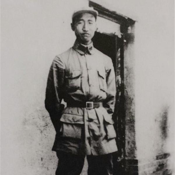 紅軍軍長歸隱江湖，臨終告訴妻子：同事們都在北平當大官