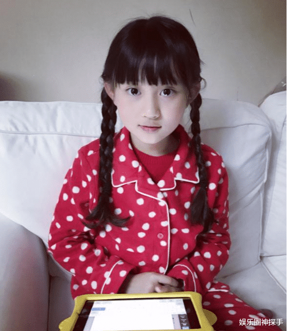 “小葡萄”長大了,14歲成長腿美女,模樣和小時候變化大 “小葡萄”長大了,14歲成長腿美女,模樣和小時候變化大