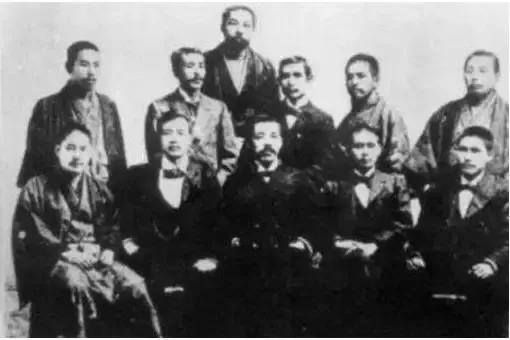 廣東人結束了中國幾千年君主專制統治,給中國帶來民主共和的政制 廣東人結束了中國幾千年君主專制統治,給中國帶來民主共和的政制