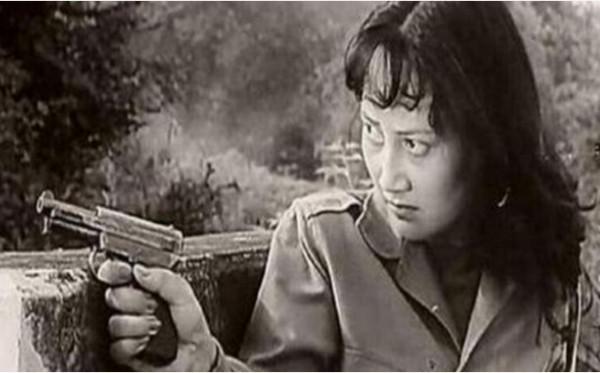 廣西女匪首韋秀英:盤踞十萬大山無惡不作,建國後落得什麼下場? 廣西女匪首韋秀英:盤踞十萬大山無惡不作,建國後落得什麼下場?