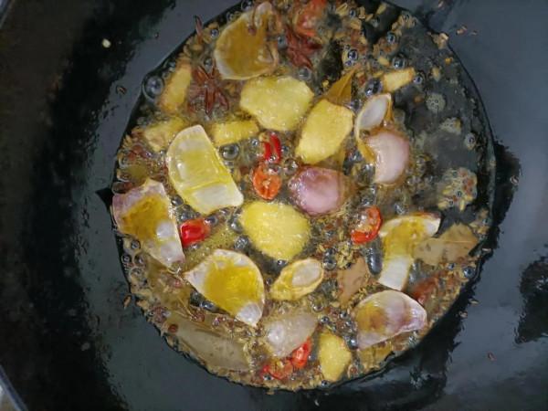 自制老乾媽豆豉醬，比買的好吃，配上它西西一口氣能吃兩個饅頭