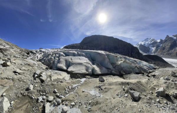 無人機照片顯示冰川因氣候變化而融化的速度越來越快 無人機照片顯示冰川因氣候變化而融化的速度越來越快