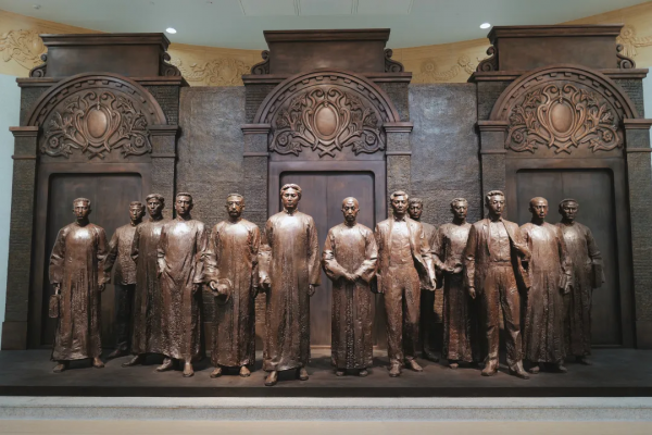 這輛“百年限定”的紅色巴士，今年特別值得坐上一坐