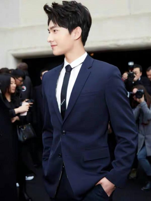 同樣是演軍人，肖戰張譯氣場強，黃景瑜像小混混，差別在於體態？